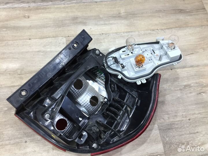 Плата заднего левого фонаря Skoda Yeti (2013-2018)