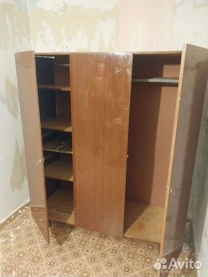 Шкаф