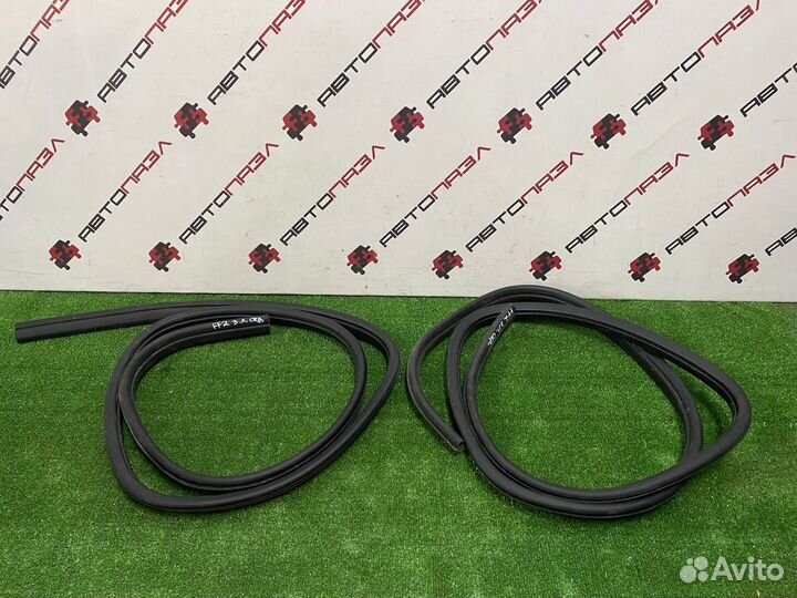 Уплотнители задних дверей Ford focus 2