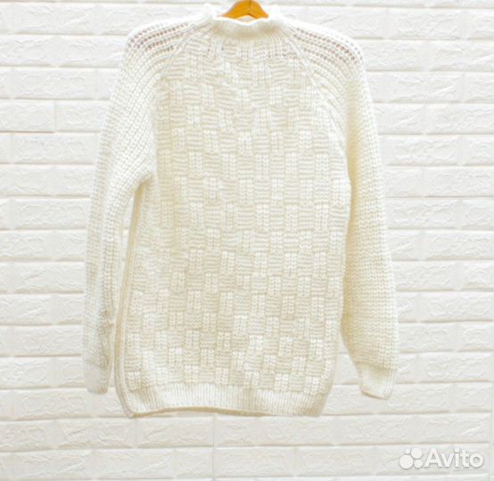 Новый шерстяной свитер