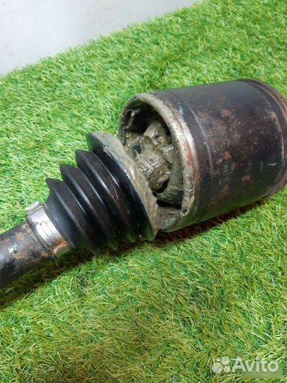 Полуось передний правый Toyota Tundra