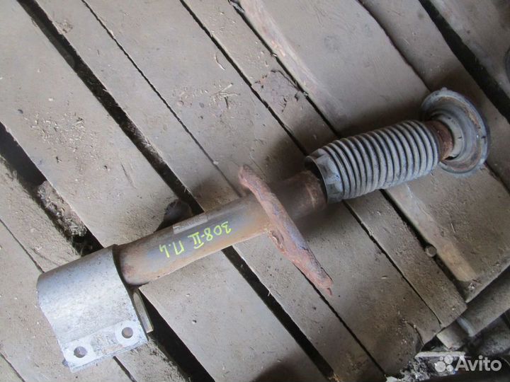 Амортизатор передний левый Peugeot 308