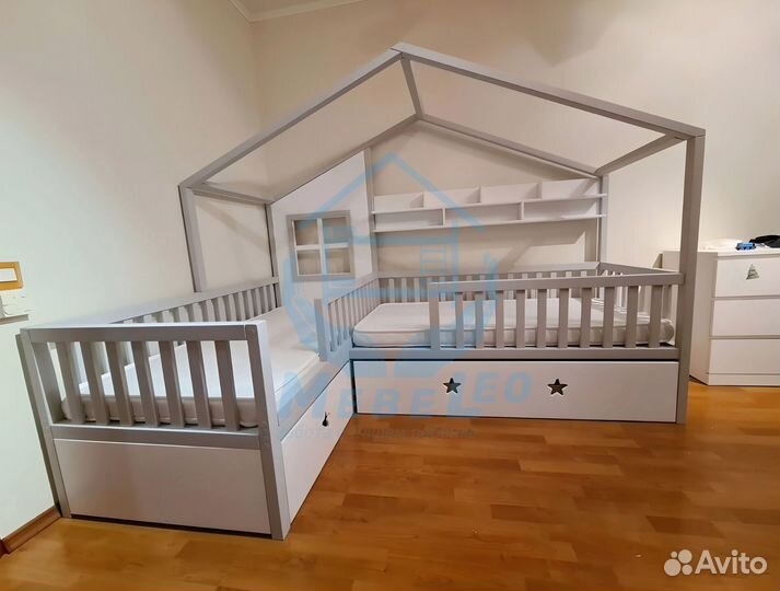 Двухъярусная кровать