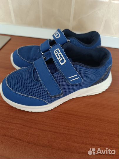 Кроссовки на мальчика 32 р