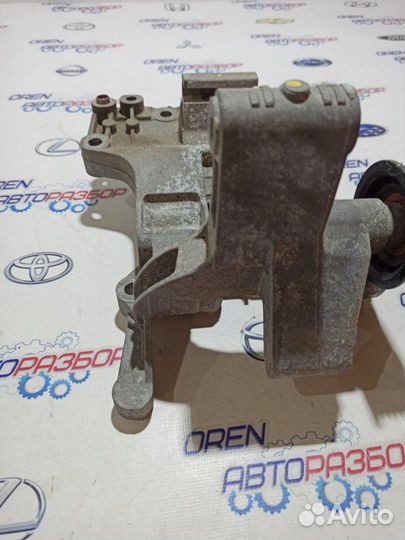 Кронштейн генератора Kia Sportage 3 2.0 2013