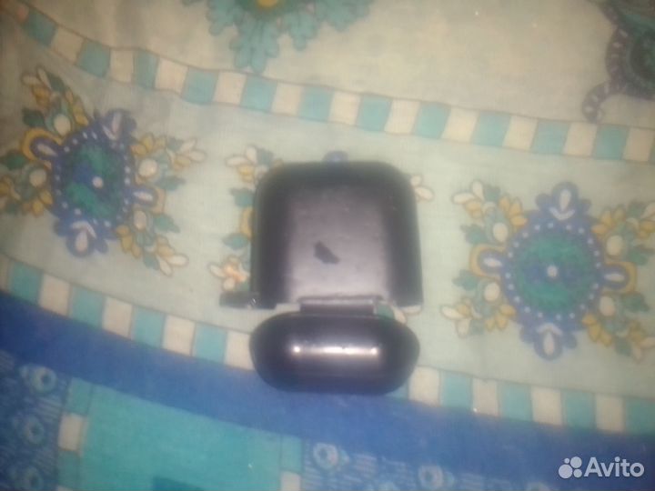 Чехол на аэроподс б/у