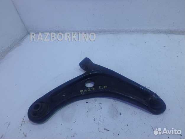 Рычаг передний правый