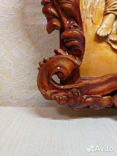 Резное панно