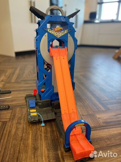 Гараж HOT wheels Мега