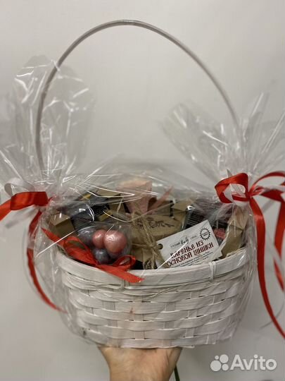 Подарочный набор чая, кофе, сладостей