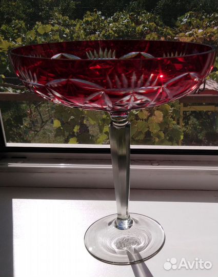Винтажная фруктовница из накладного хрусталя.ссср