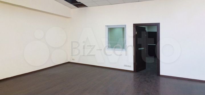 Недалеко от метро офис 111.7 кв.м в аренду