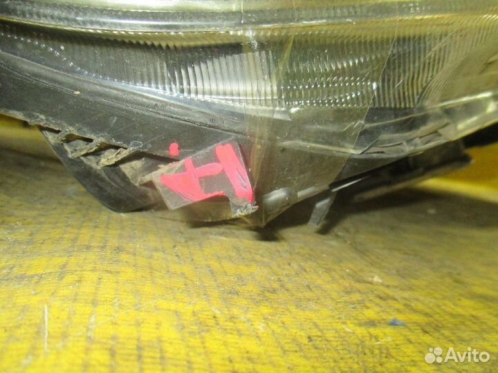 Фара правая Mazda Verisa DC5W