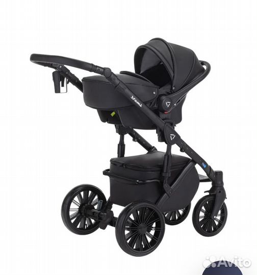 Продам детскую коляску 3 в 1