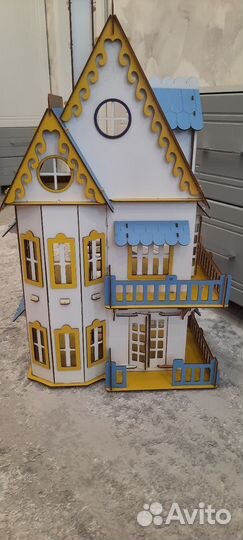 Кукольный домик с мебелью