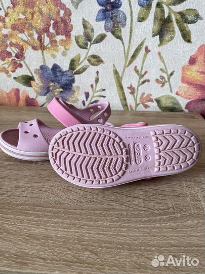 Сандали crocs