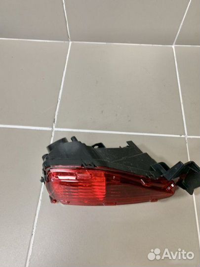 Фонарь противотуманный задний Toyota Fortuner