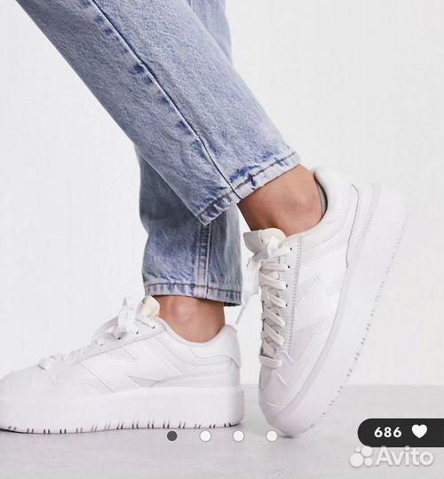 Кроссовки женские