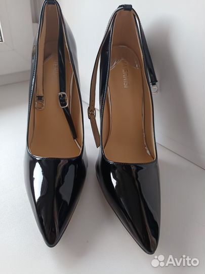 Туфли лодочки на шпильке