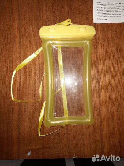 Плавающий чехол для смартфона