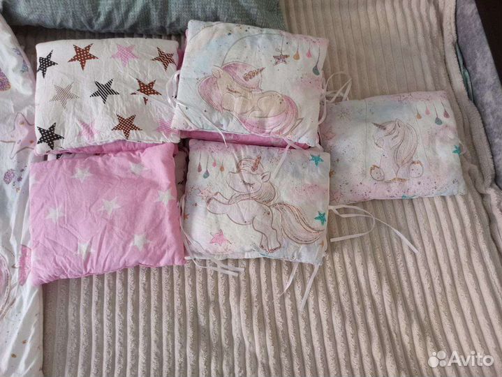 Бортики в кроватку с одеялом