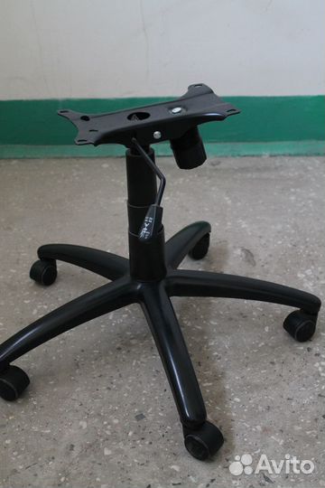 Крестовина-метал геймеровского кресла с комплек