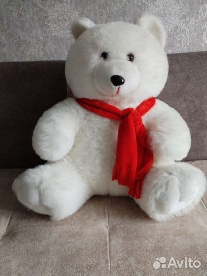 Большой мягкий медведь