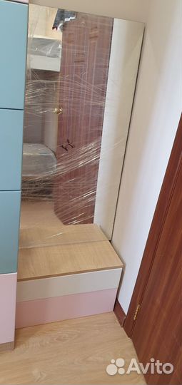 Двухъярусная кровать со шкафом и столом