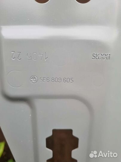 Боковина левая Skoda Octavia 4 A8