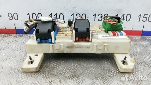 Блок предохранителей ford kuga 1 (XUK21M101)