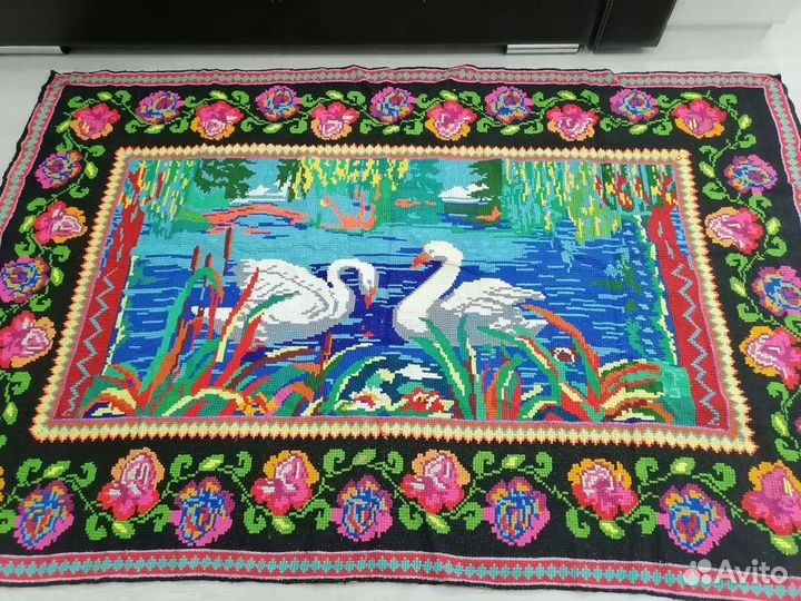 Ковёр вышитый