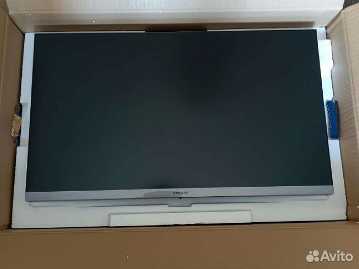 Монитор Samsung UR55 28