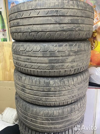 Kumho Ecsta HS52 215/55 R17