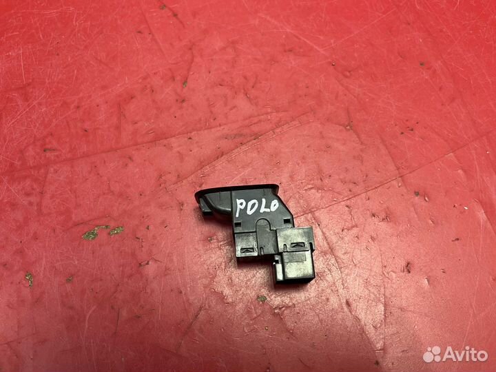 Кнопка стеклоподъемника задняя Volkswagen Polo (6R