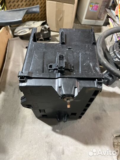 Короб аккумулятора в сборе Citroen C4