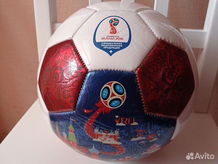 Футбольный мяч чм 2018