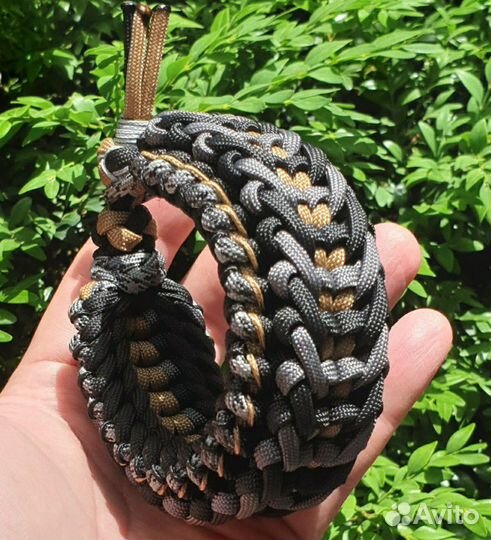 Браслет из паракорда 