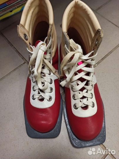 Лыжные ботинки