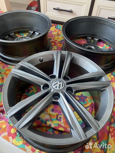 Диски на volkswagen r17 5g0601025dd