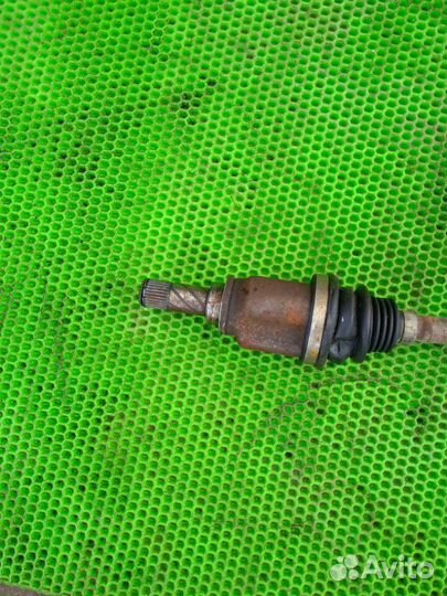 Привод передний правый Renault Sandero Stepway 2