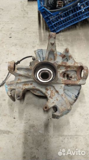 Передняя правая цапфа Mercedes w163