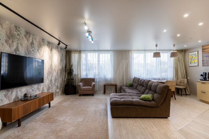 3-к. квартира, 108,6 м², 3/9 эт.