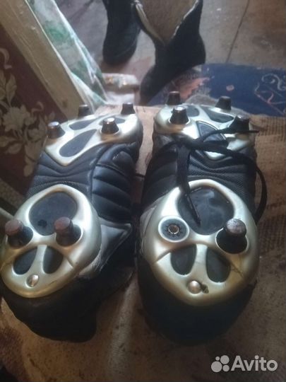 Футбольные бутсы