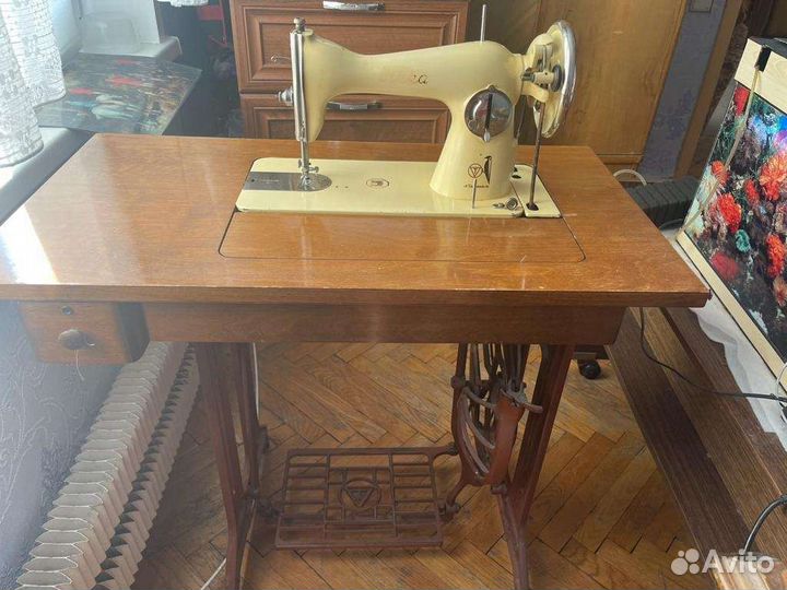 Швейная машина Tikka