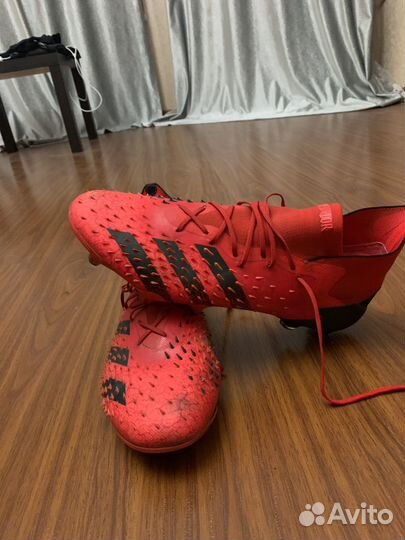 Бутсы adidas predator freak