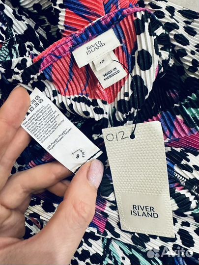 Красивый комбинезон плиссе River Island новый