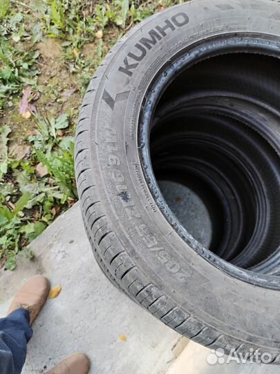 Kumho Ecsta HS52 205/55 R16