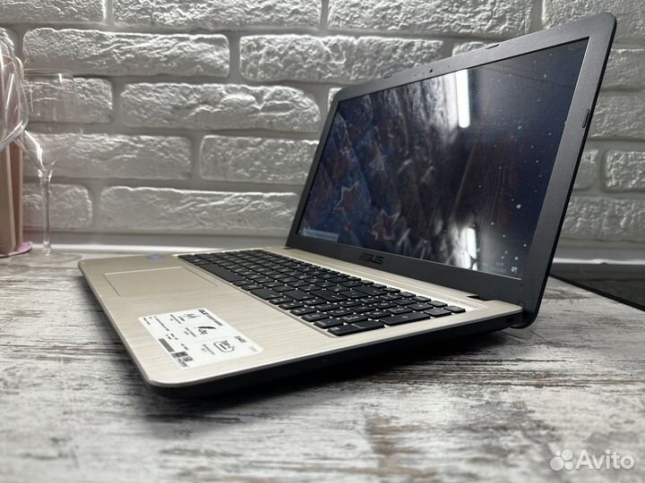 Новенький ноутбук asus /intel