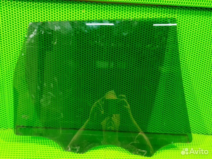 Стекло двери заднее левое Volkswagen Touareg NF