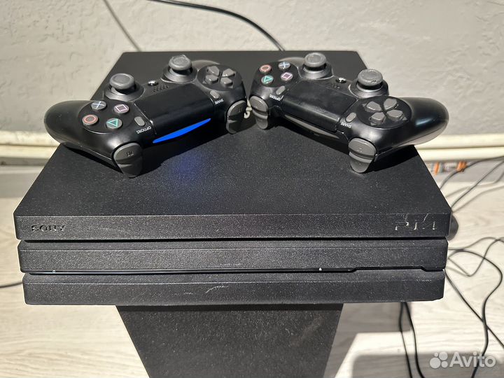 Ps4 pro с играми 2 джойстика